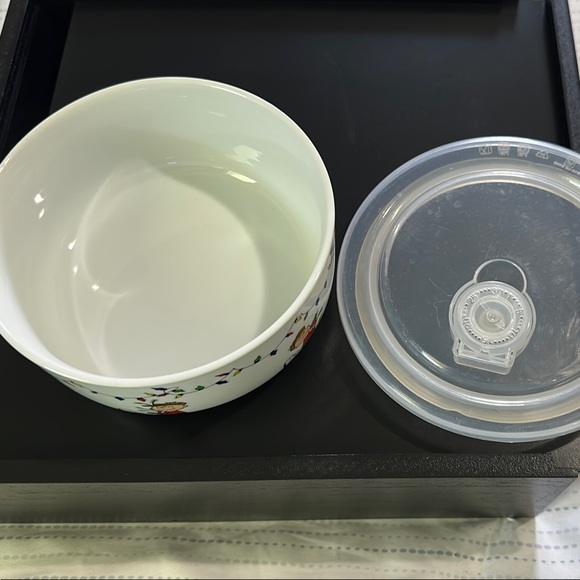 Peanuts Christmas Bowl with‎ Lid - Picture 6 of 6